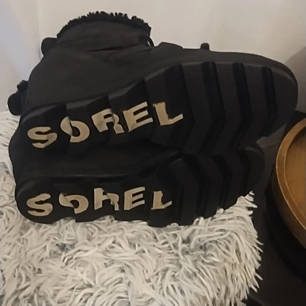 Sorel Black and Gray Winter Boots - Picture 5 of 7